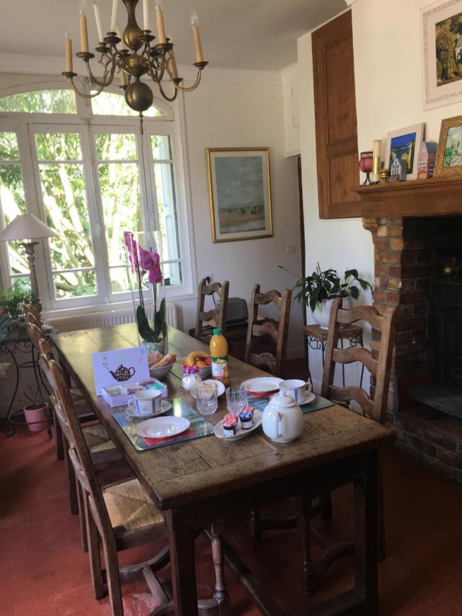 Bed and Breakfast Au Charme Des Pommiers Thiberville Esterno foto