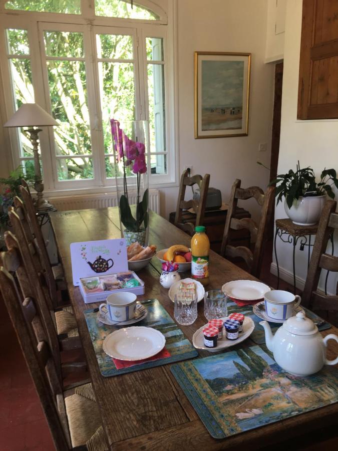 Bed and Breakfast Au Charme Des Pommiers Thiberville Esterno foto