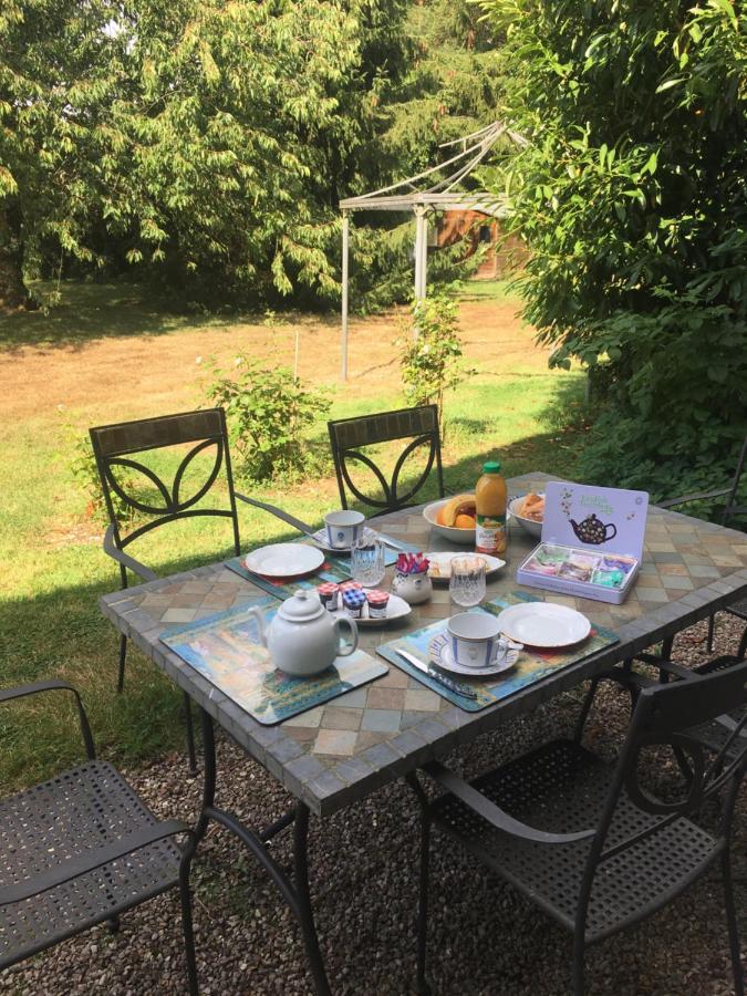 Bed and Breakfast Au Charme Des Pommiers Thiberville Esterno foto
